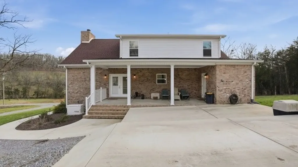 54 Thomas Road Fayetteville TN 37334