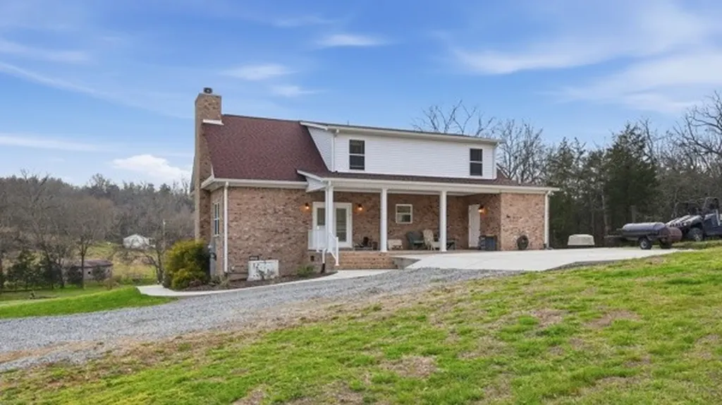 54 Thomas Road Fayetteville TN 37334