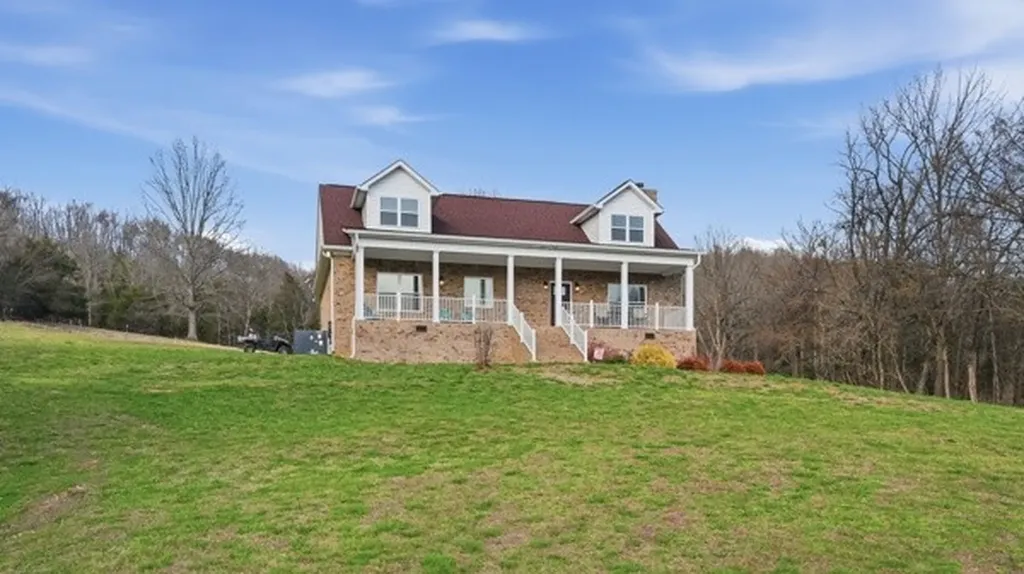 54 Thomas Road Fayetteville TN 37334