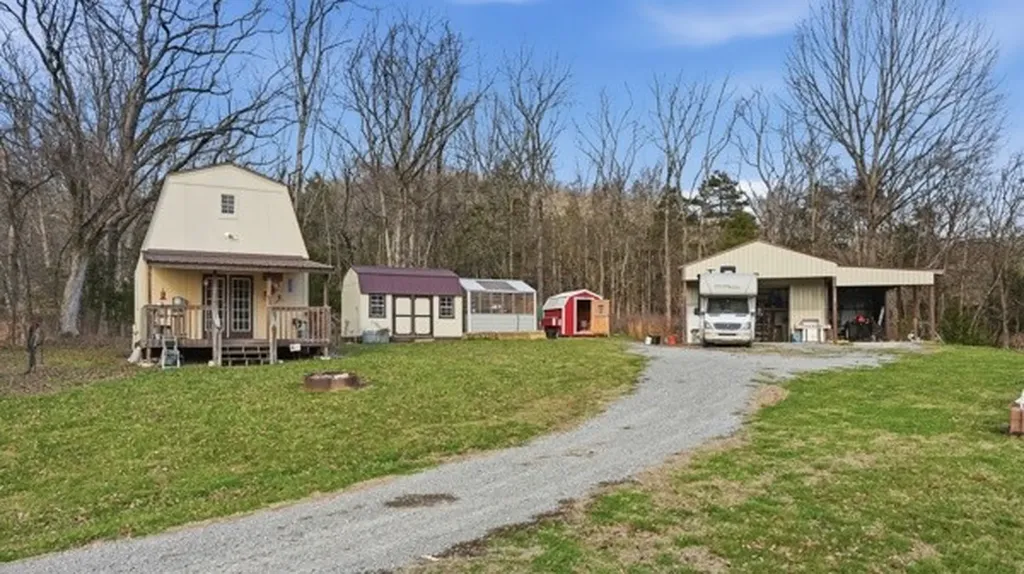 54 Thomas Road Fayetteville TN 37334