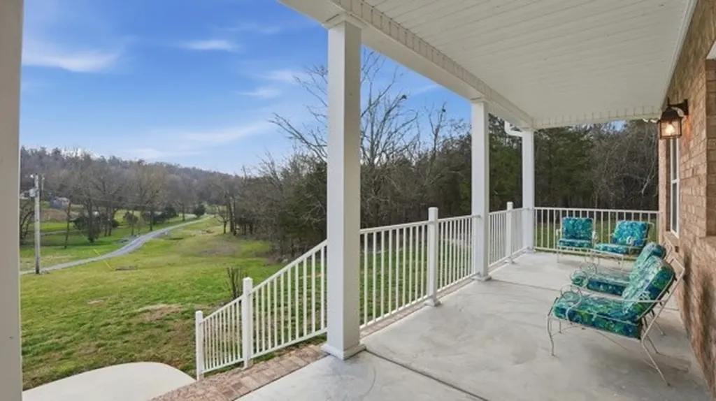 54 Thomas Road Fayetteville TN 37334