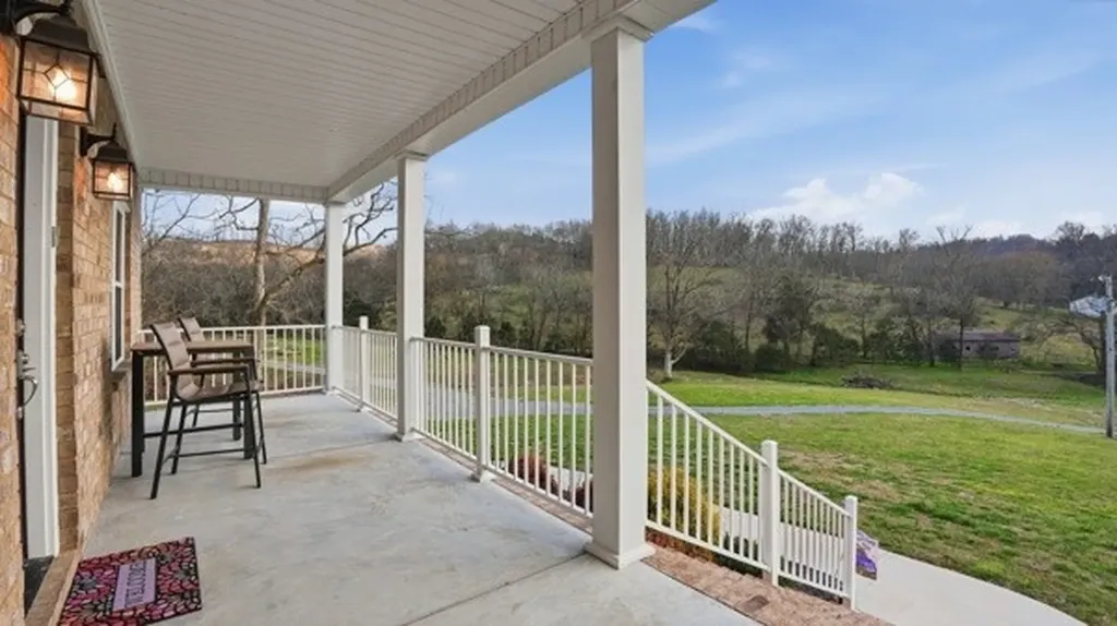54 Thomas Road Fayetteville TN 37334