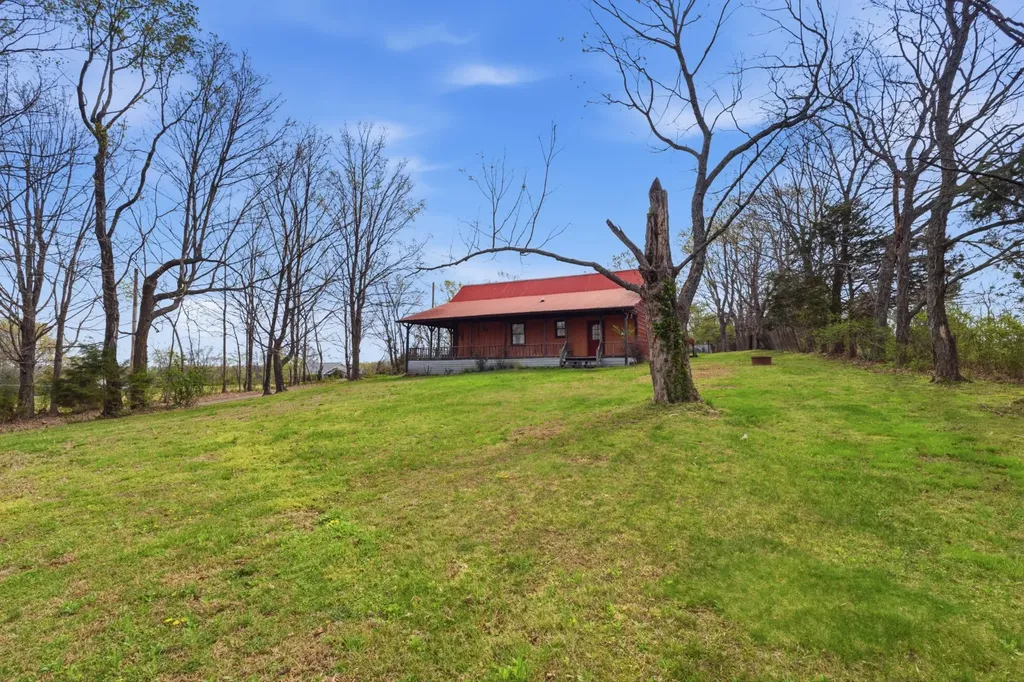 5977 Old Highway 431 Springfield TN 37172