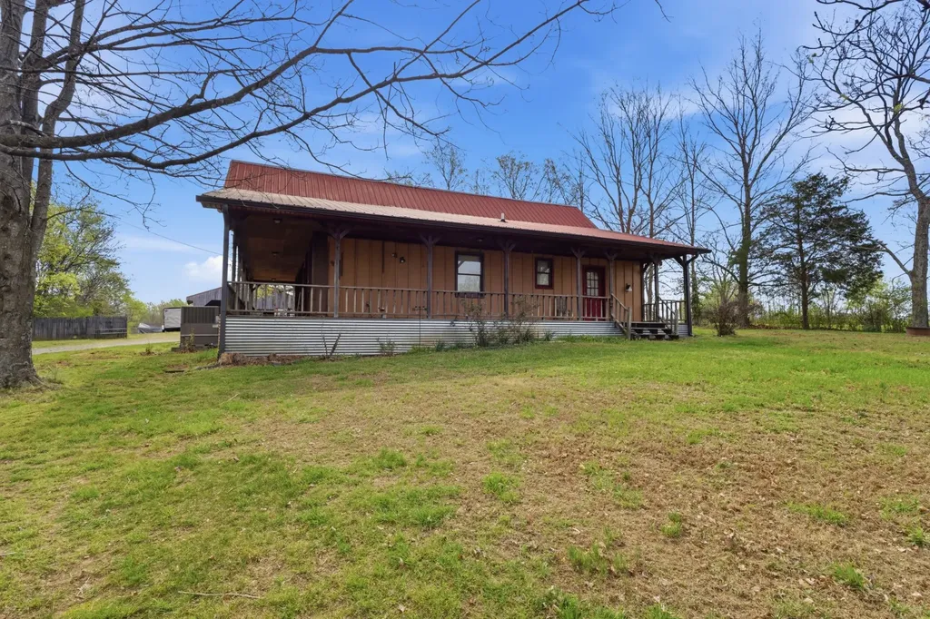 5977 Old Highway 431 Springfield TN 37172