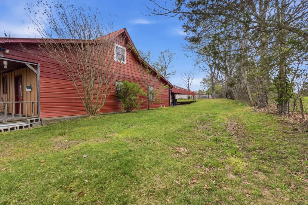 5977 Old Highway 431 Springfield TN 37172