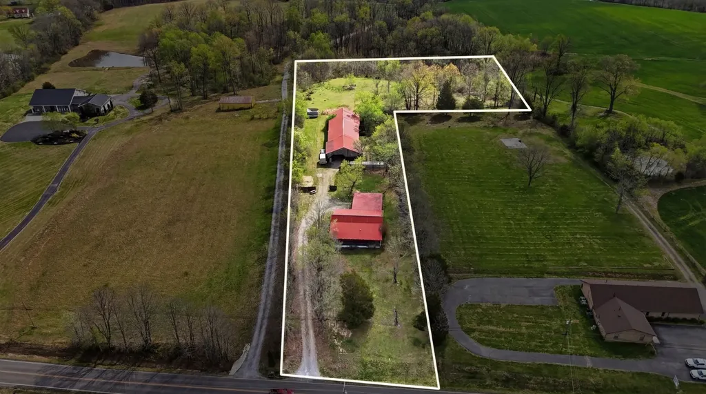 5977 Old Highway 431 Springfield TN 37172