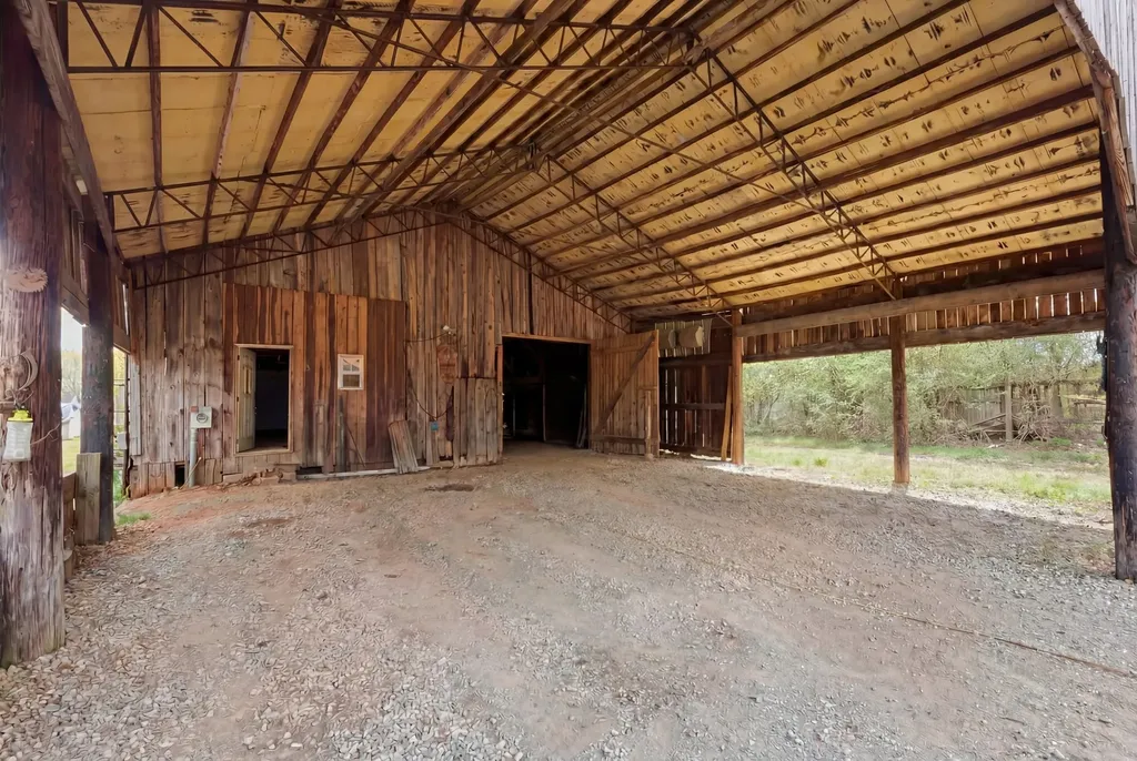 5977 Old Highway 431 Springfield TN 37172