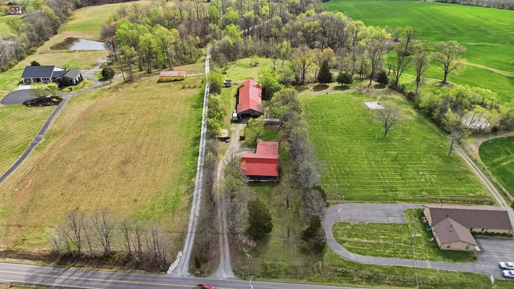 5977 Old Highway 431 Springfield TN 37172