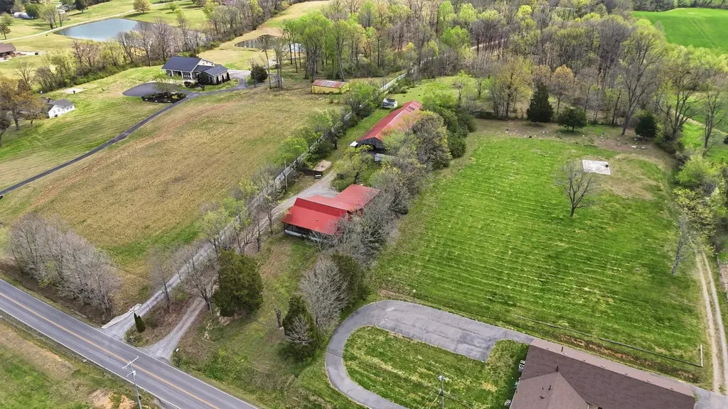 5977 Old Highway 431 Springfield TN 37172