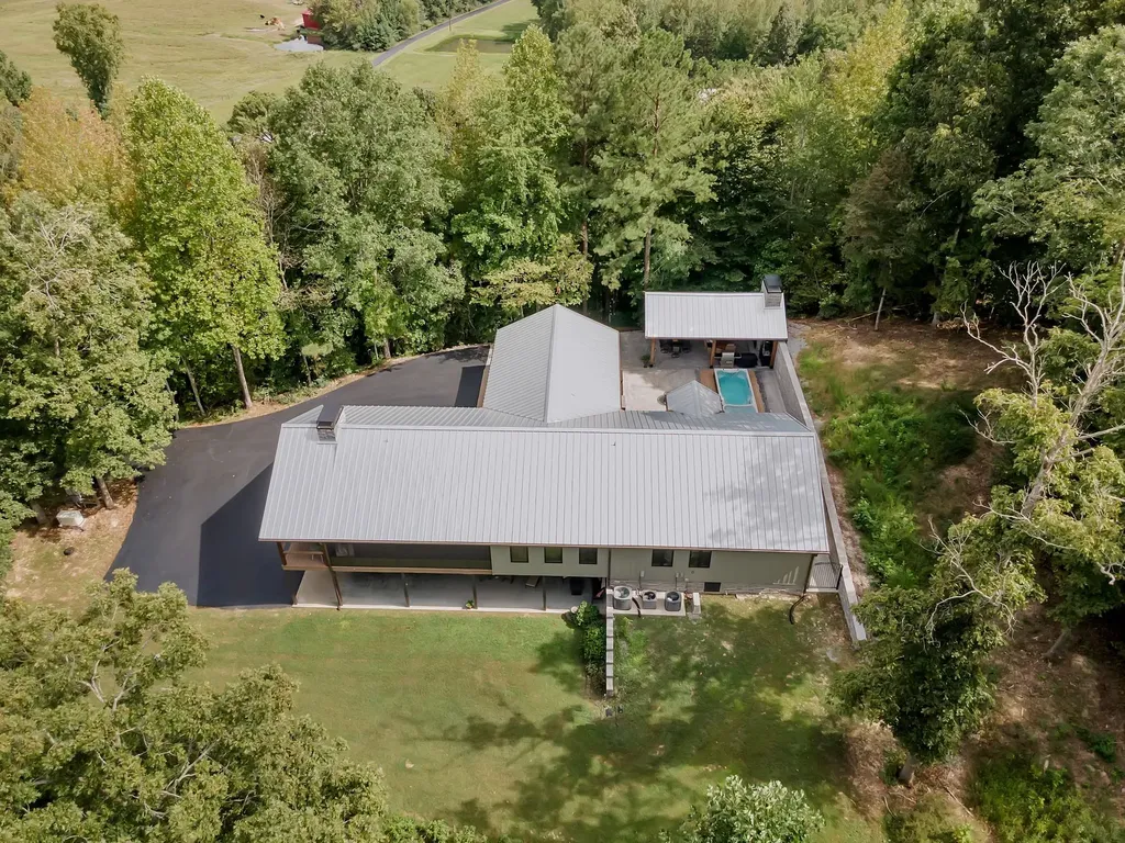 262 Brushy Road Centerville TN 37033