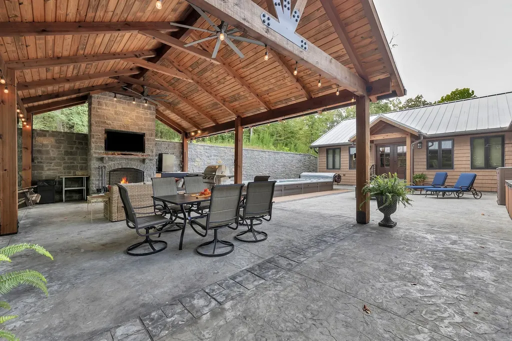 262 Brushy Road Centerville TN 37033
