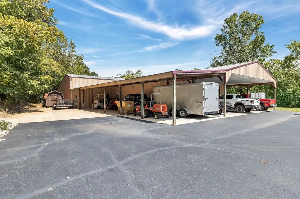 262 Brushy Road Centerville TN 37033