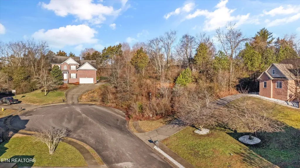 384 Glencroft Lane Lenoir City TN 37771