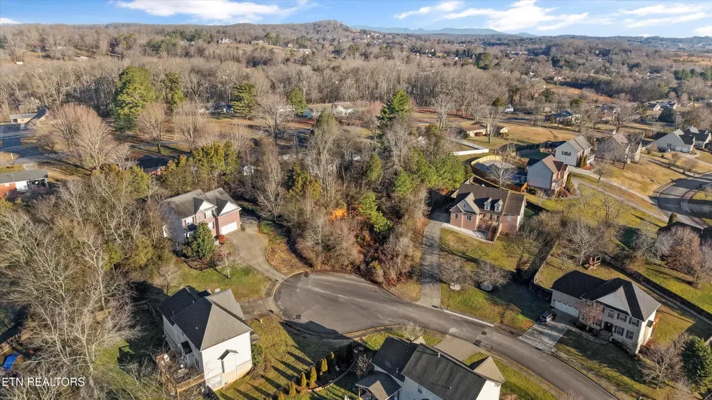 384 Glencroft Lane Lenoir City TN 37771