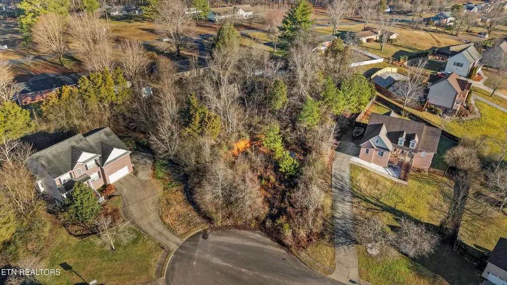 384 Glencroft Lane Lenoir City TN 37771