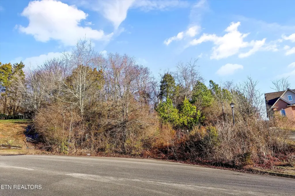 384 Glencroft Lane Lenoir City TN 37771