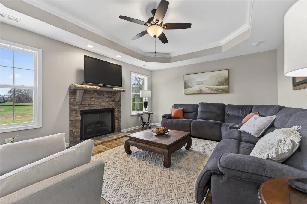 1493 English Oak Drive Clarksville TN 37043