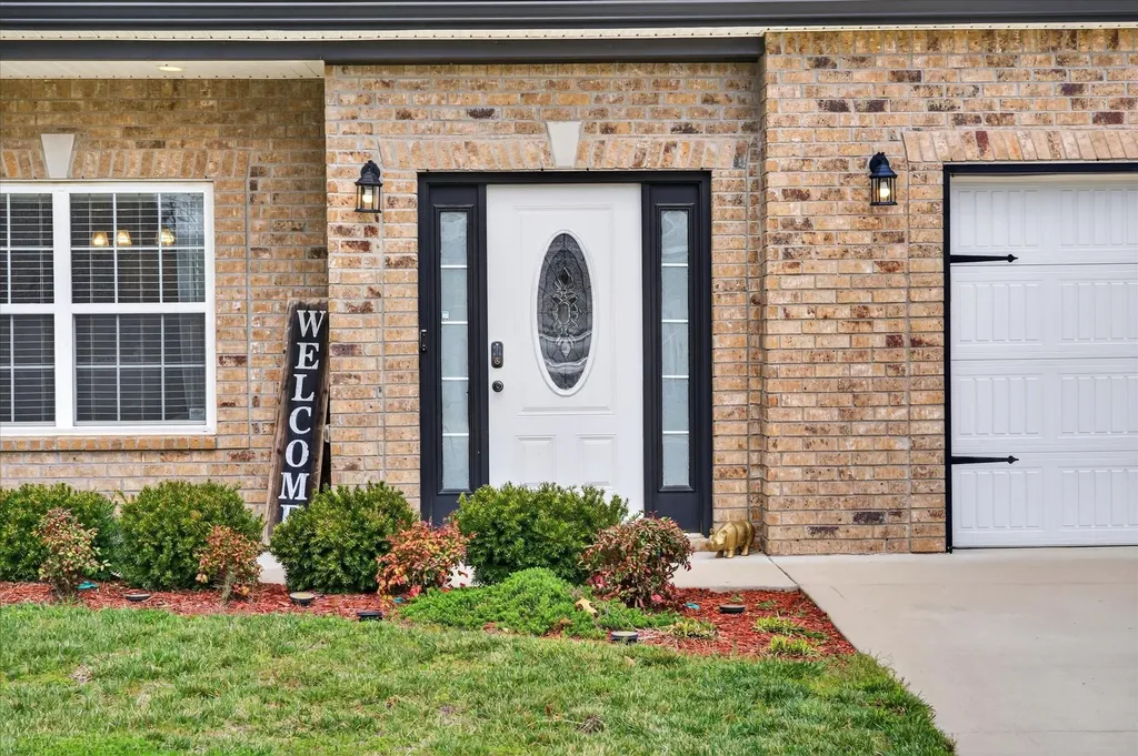 1493 English Oak Drive Clarksville TN 37043