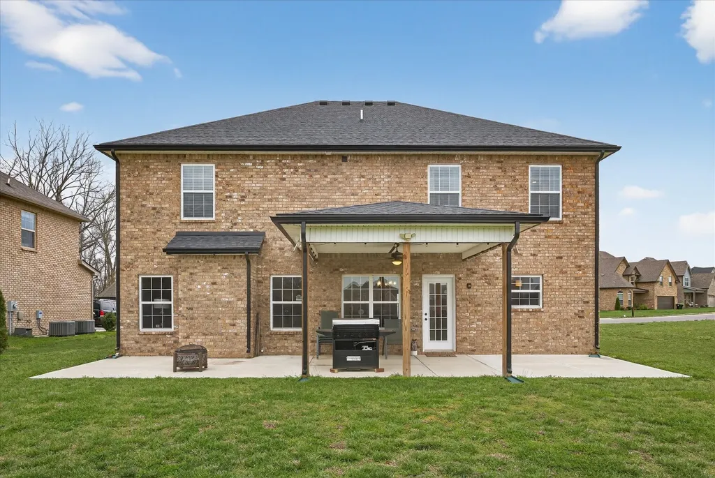1493 English Oak Drive Clarksville TN 37043