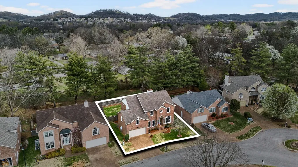163 Clarendon Circle Franklin TN 37069