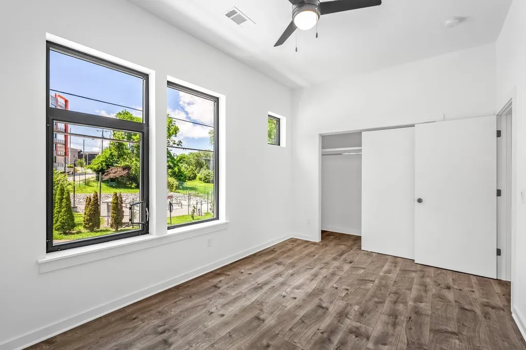 1272 3rd Ave, S Nashville TN 37210
