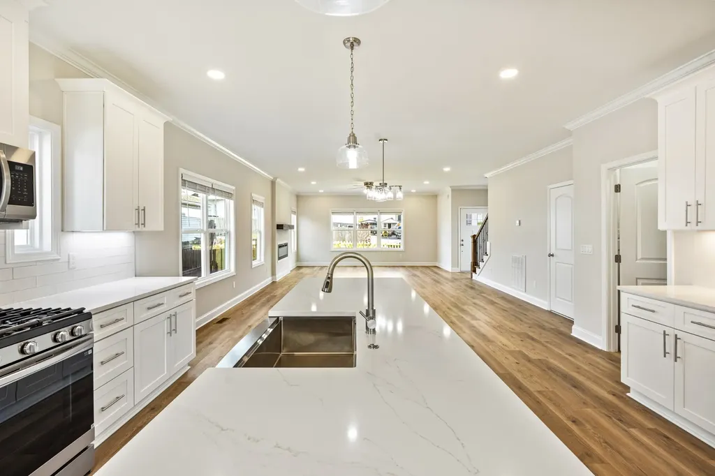 1751 16th Ave, N Nashville TN 37208