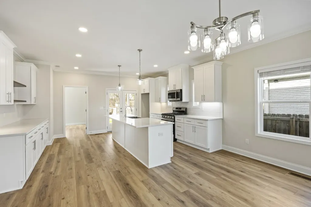 1751 16th Ave, N Nashville TN 37208