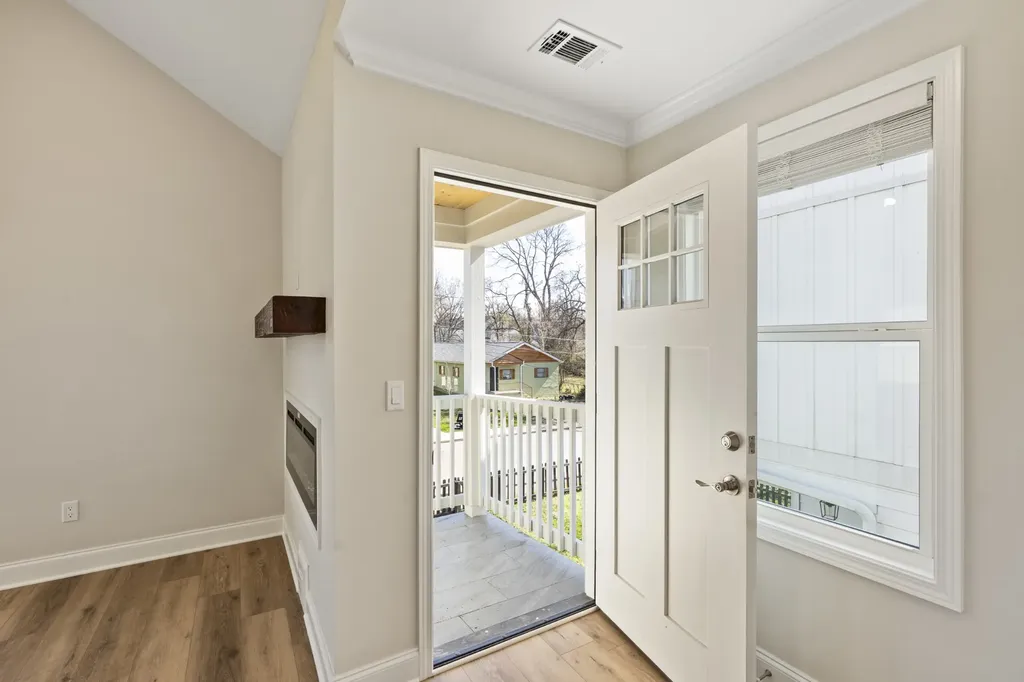 1751 16th Ave, N Nashville TN 37208