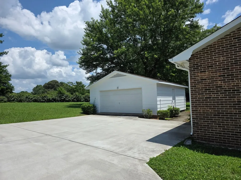 1587 By Pass Road Winchester TN 37398