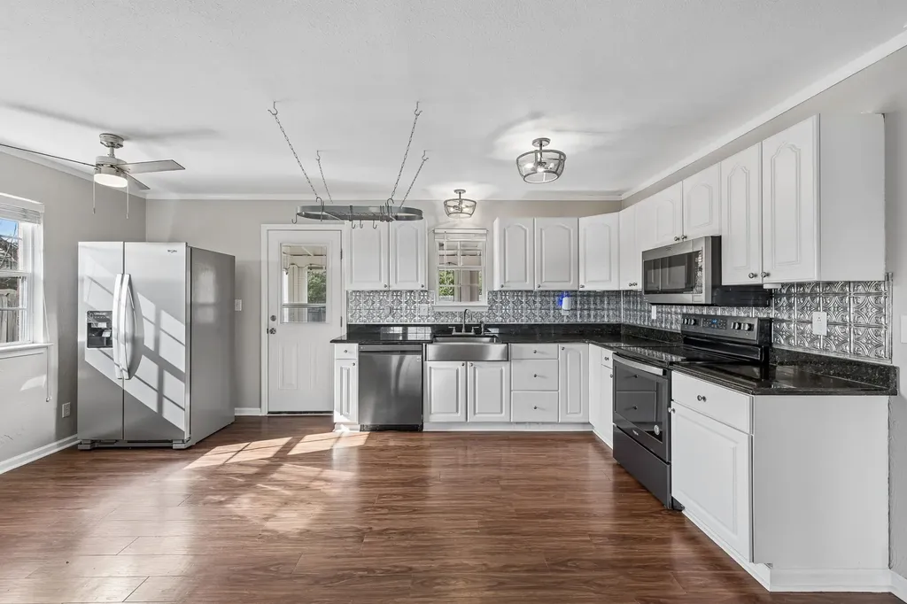 3685 Hartsville Pike Castalian Springs TN 37031