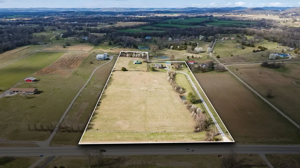 3685 Hartsville Pike Castalian Springs TN 37031