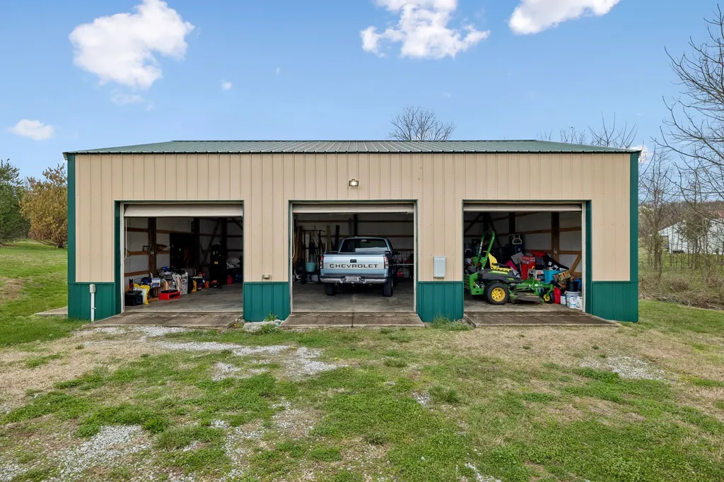 3685 Hartsville Pike Castalian Springs TN 37031