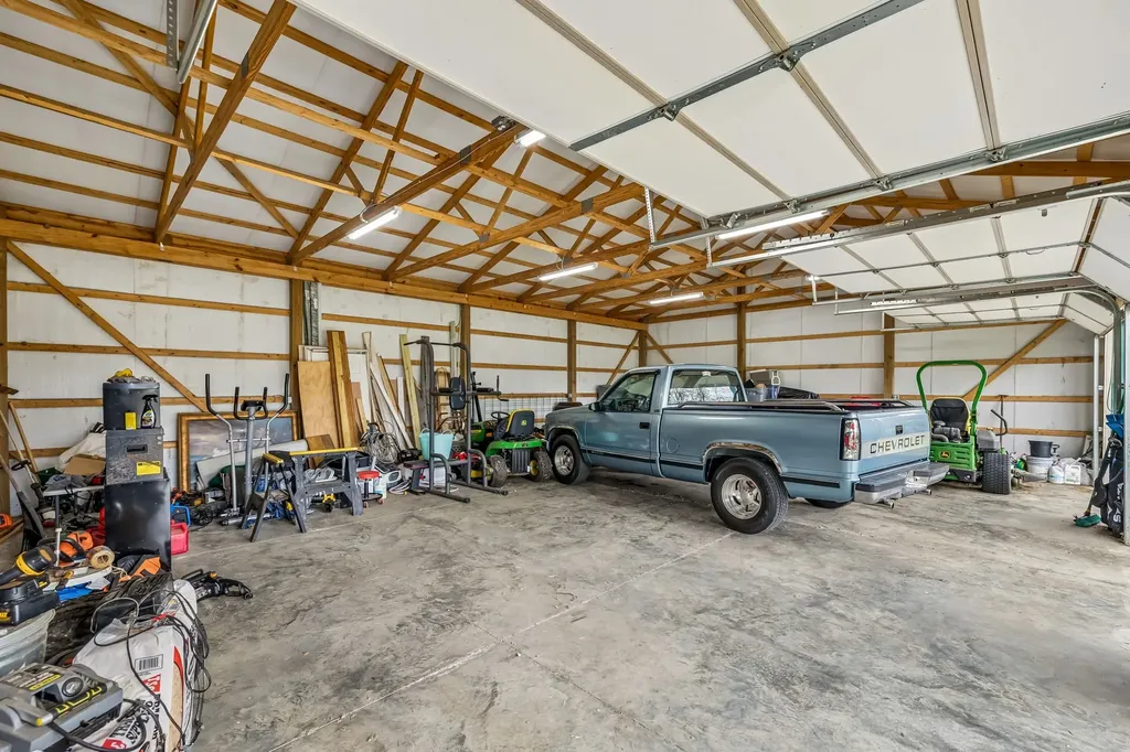 3685 Hartsville Pike Castalian Springs TN 37031