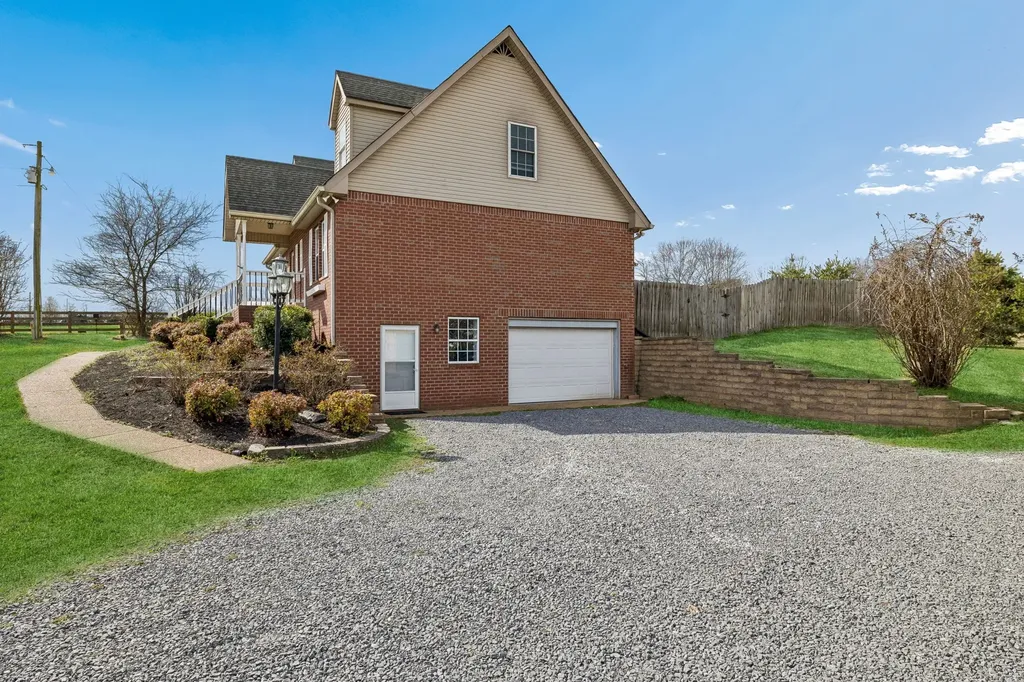 3685 Hartsville Pike Castalian Springs TN 37031