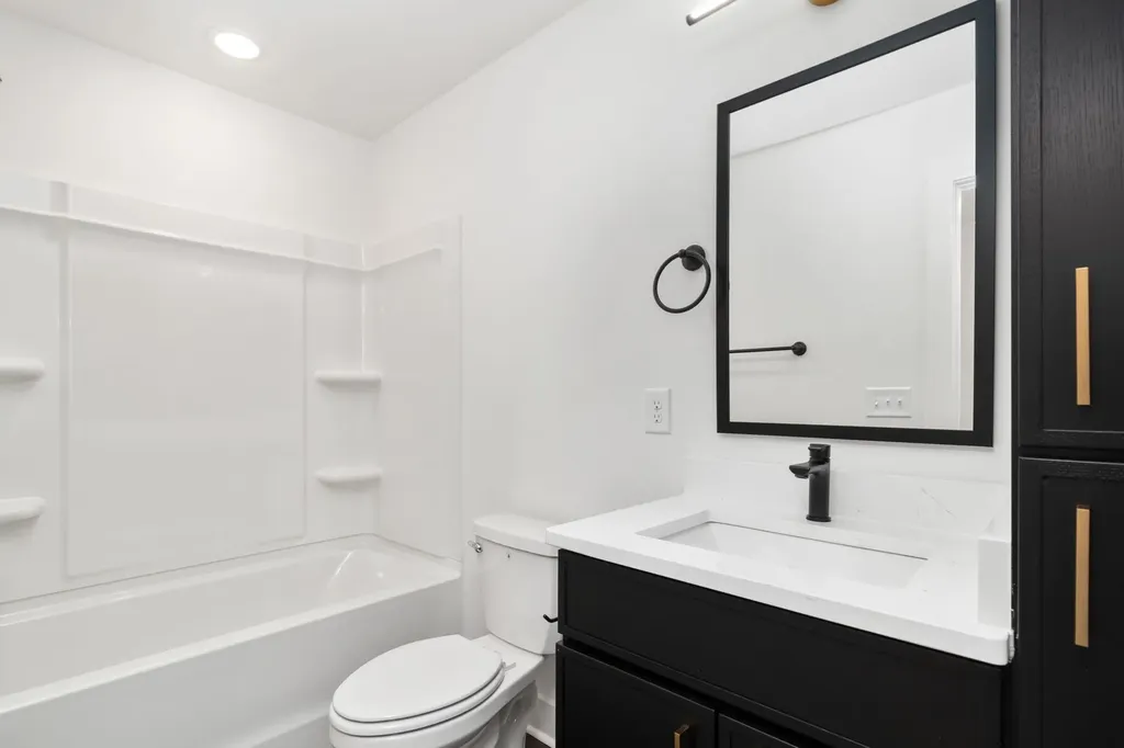 57 Holland Park West Clarksville TN 37043