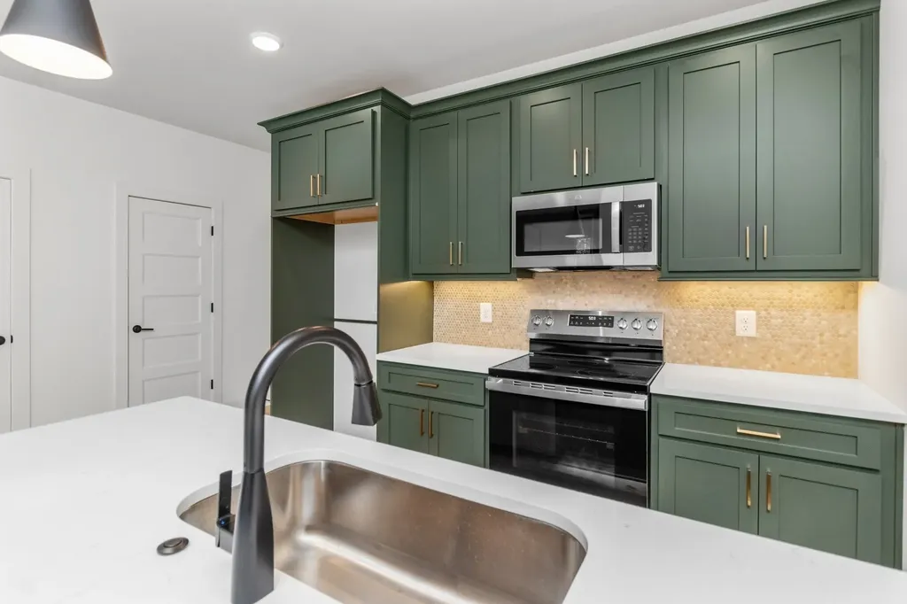 57 Holland Park West Clarksville TN 37043