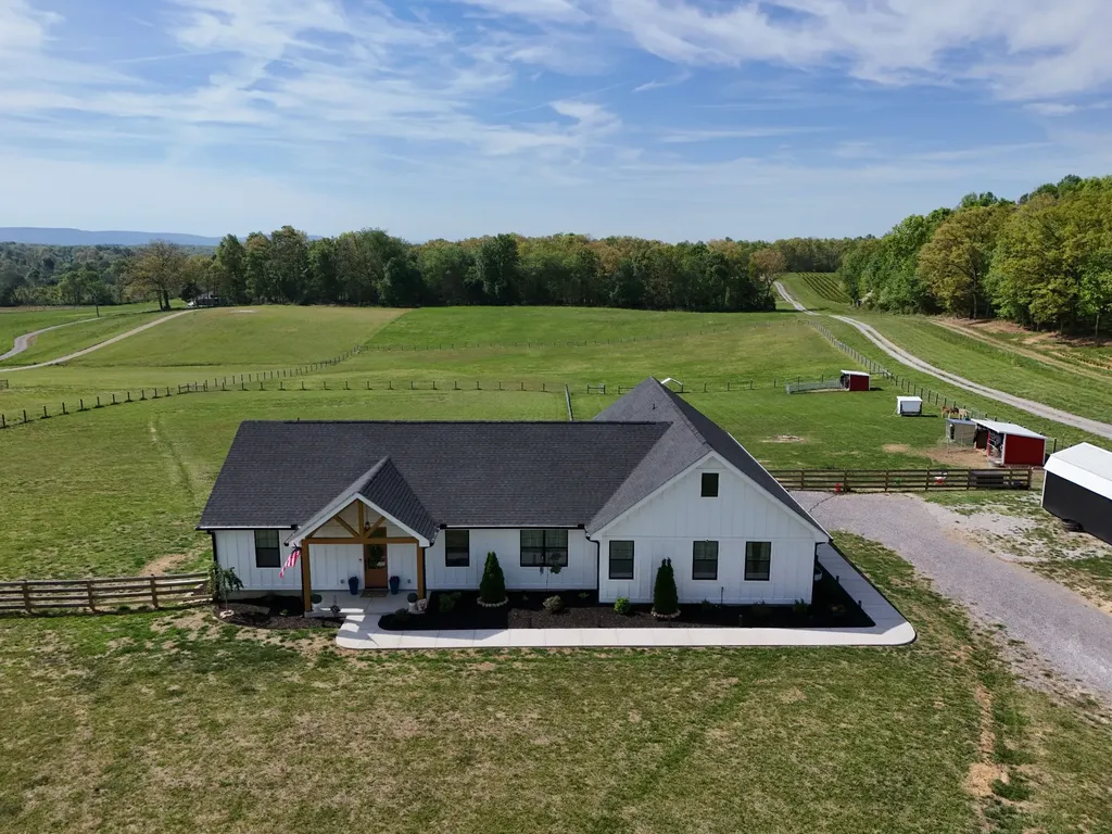625 Robert Smith Road Mcminnville TN 37110