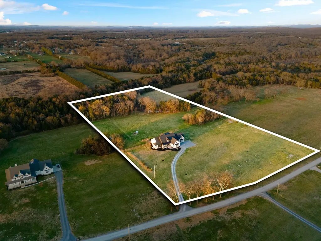 3340 Midland Acres Drive Bell Buckle TN 37020