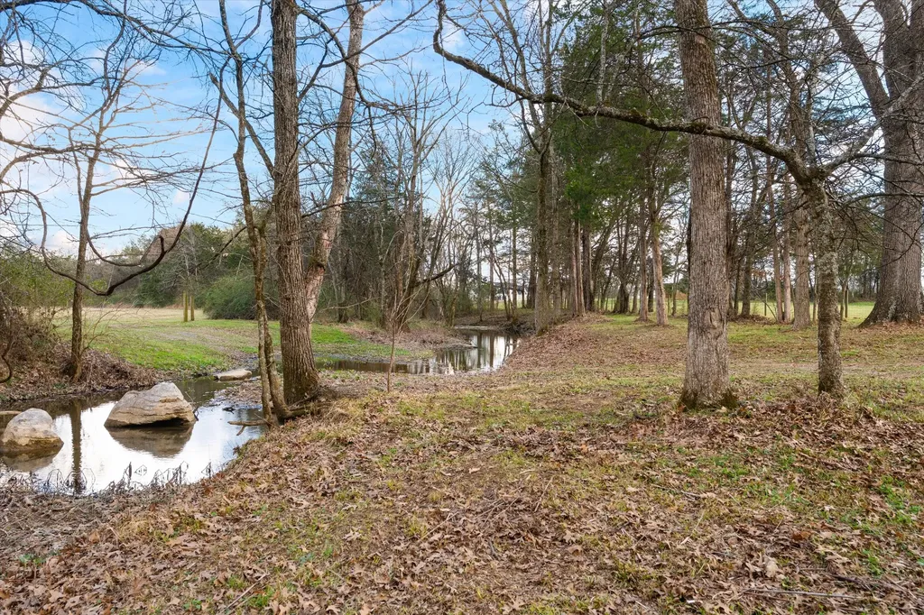 3340 Midland Acres Drive Bell Buckle TN 37020