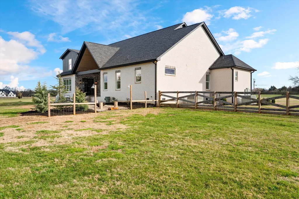 3340 Midland Acres Drive Bell Buckle TN 37020
