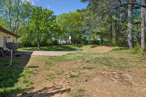 1502 Pinetree Road Clarksville TN 37042