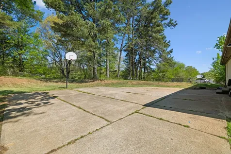 1502 Pinetree Road Clarksville TN 37042