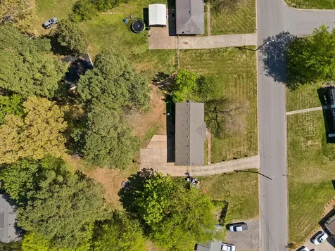 1502 Pinetree Road Clarksville TN 37042