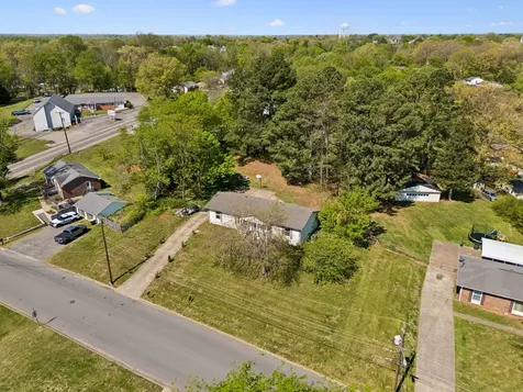 1502 Pinetree Road Clarksville TN 37042