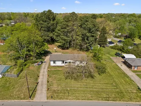 1502 Pinetree Road Clarksville TN 37042