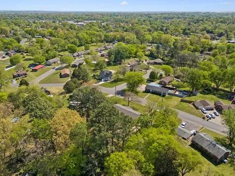 1502 Pinetree Road Clarksville TN 37042