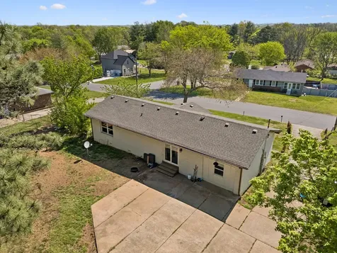 1502 Pinetree Road Clarksville TN 37042