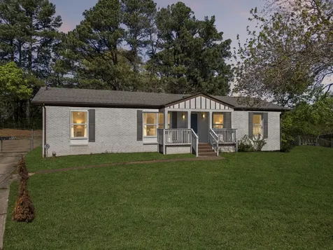 1502 Pinetree Road Clarksville TN 37042