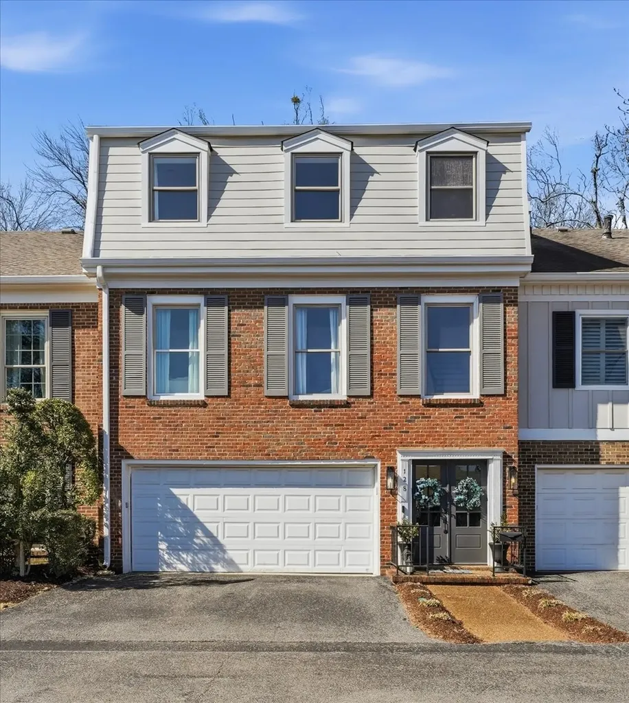 128 Jefferson Square Nashville TN 37215