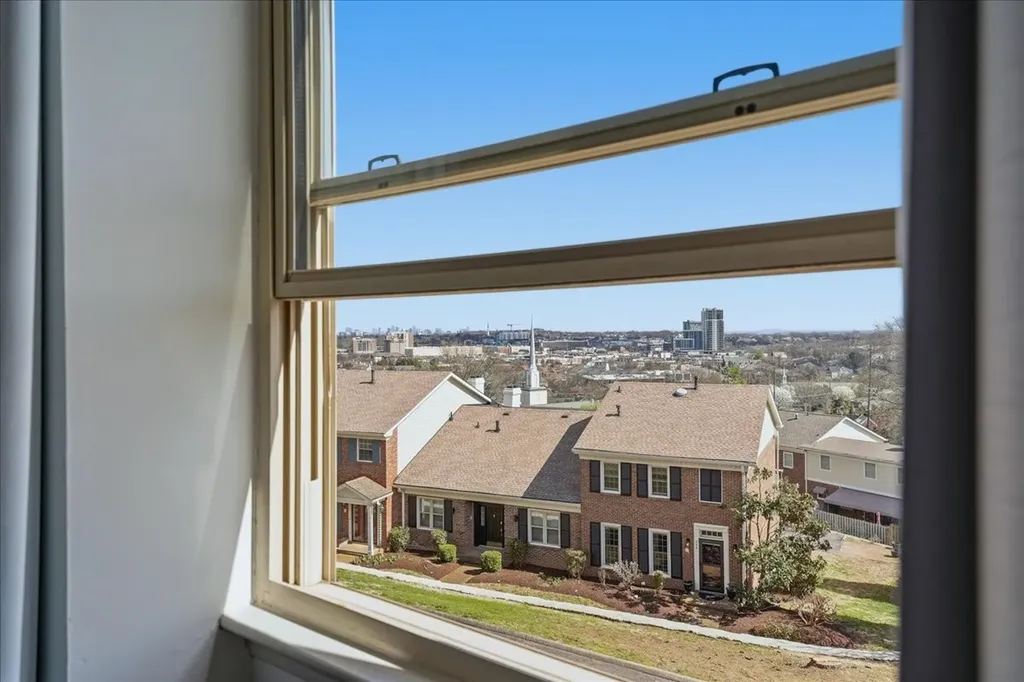 128 Jefferson Square Nashville TN 37215